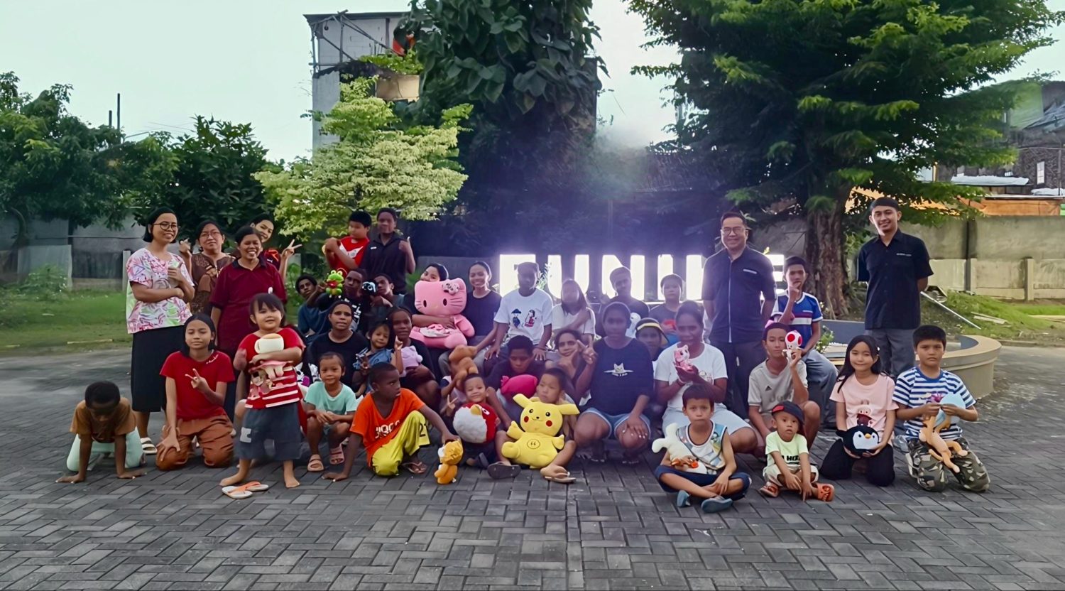 Box of Toys Queen City Mall Wujudkan Kebahagiaan Natal untuk Panti Asuhan